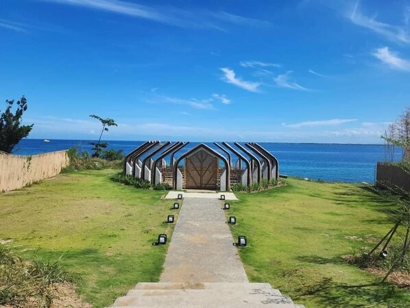 Reception - ROOM for RENT in Mactan Newtown (Lapu-Lapu)