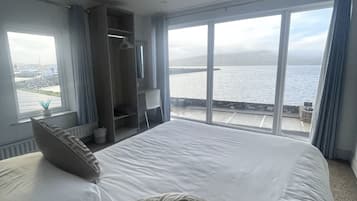 4 bedrooms, iron/ironing board, travel crib, free WiFi