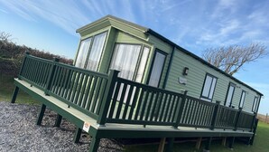 Chalet | Exterior - Luxury 2 bed Static in Gwynedd (Pwllheli)