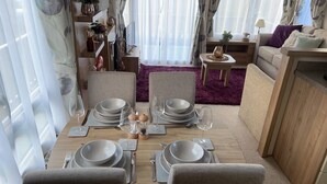 Chalet | Dining - Luxury 2 bed Static in Gwynedd (Pwllheli)