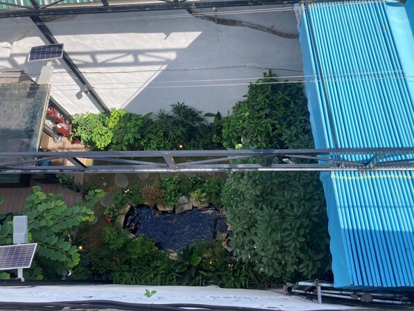 Property grounds - Spacious Old Quarter 2-floor Duplex apartment next to Hanoi Train cafe Street (Hanoi)