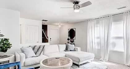 Stylish 4BR Oasis - Best of ABQ w/ Scenic Backyard