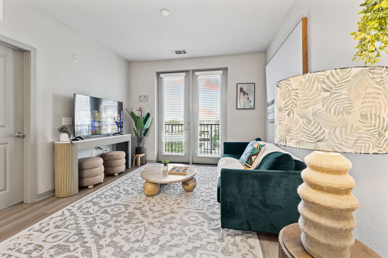Tropical Field 1 Bed in Downtown W/ FREE Parking