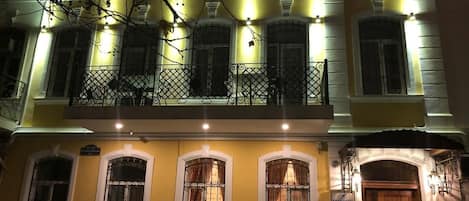 Front of property - evening/night