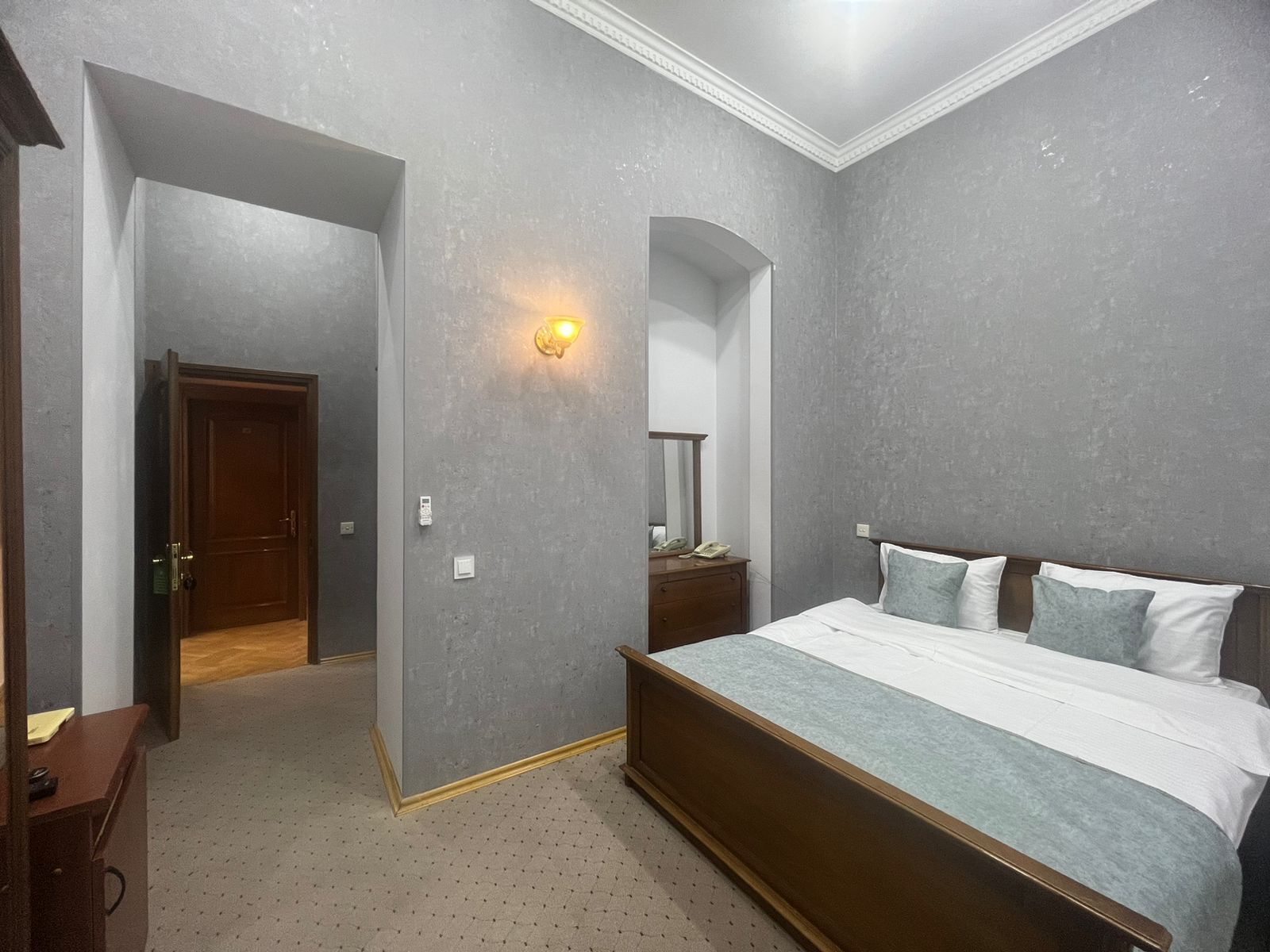 標準雙人或雙床房 | 書桌、免費無線上網、床單