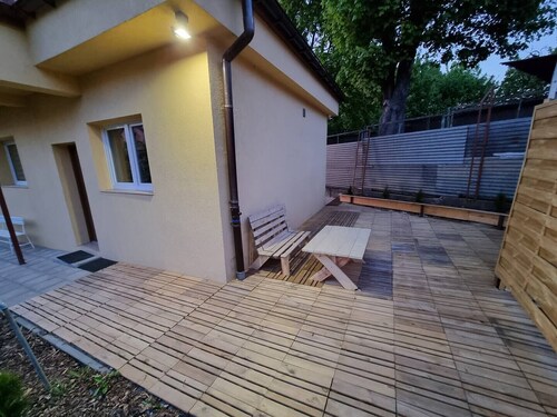 A cottage off the beaten track studio with terrace

