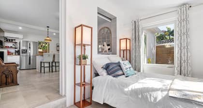 Private centrally located Fort Lauderdale cottage