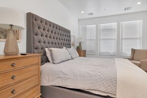 4 chambres, fer et planche à repasser, Wi-Fi, draps fournis