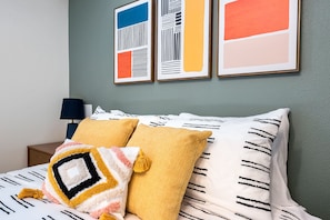 1 bedroom, desk, iron/ironing board, WiFi - Charming 1 Br Lower Guest Suite In Denver! (Denver)