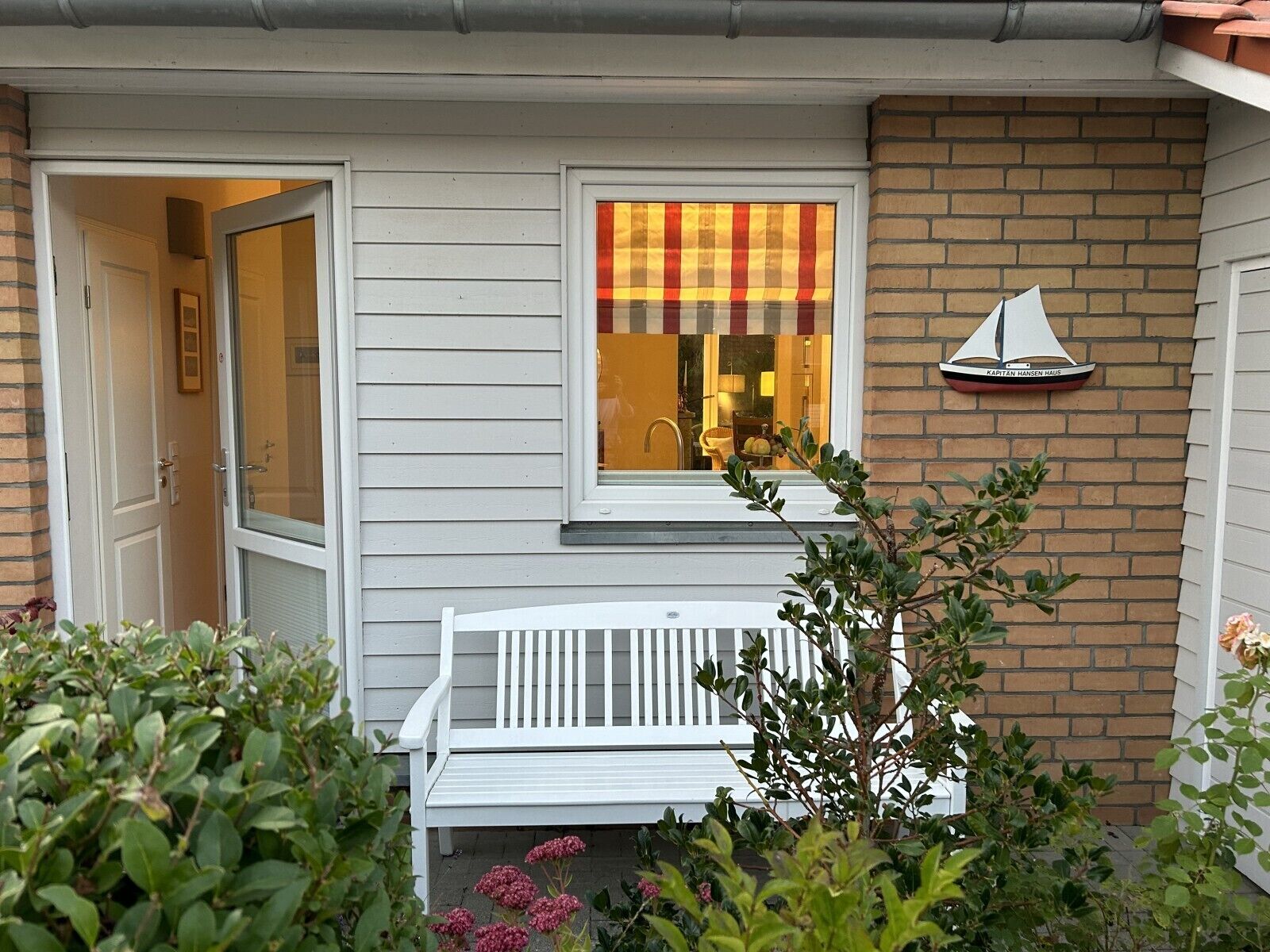 تفاصيل الفندق من الخارج