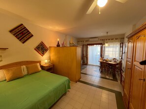 1 bedroom, iron/ironing board, travel cot, free WiFi