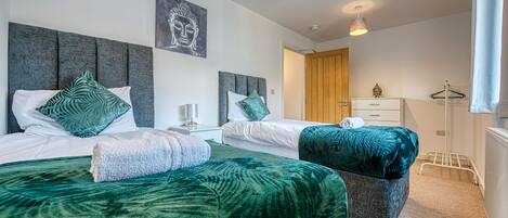 5 dormitoris, un bressol de viatge, wifi i roba de llit