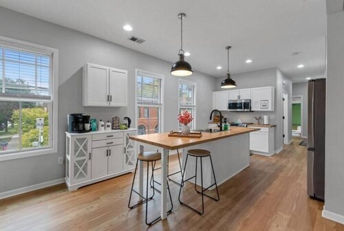 Cozy place on Brady St. Short distance to Fiserv Forum, Summer Fest, Lake Front.