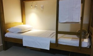 2 dormitorios, tabla de planchar con plancha, wifi y ropa de cama