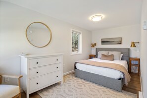 3 chambres, fer et planche à repasser, lit parapluie, Wi-Fi gratuit