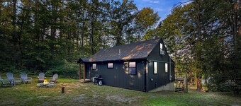 Modern Lake House Close to Portland