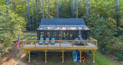 Modern Lake House Close to Portland