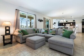 TV - 7 Bedrooms/ 4.5 Bathorroms/ Crystal Cove (4731 BD) (Kissimmee)