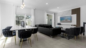 Unclassified image, 4 of 58, button - 5 Bedrooms/ 4 Bathrooms/ Storey Lake (2584 RT) (Kissimmee)