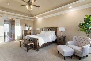 5 室のベッドルーム、デスク、アイロン / アイロン台、WiFi (無料)