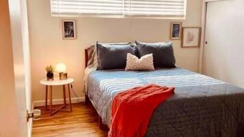 1 bedroom, iron/ironing board, free WiFi, bed sheets