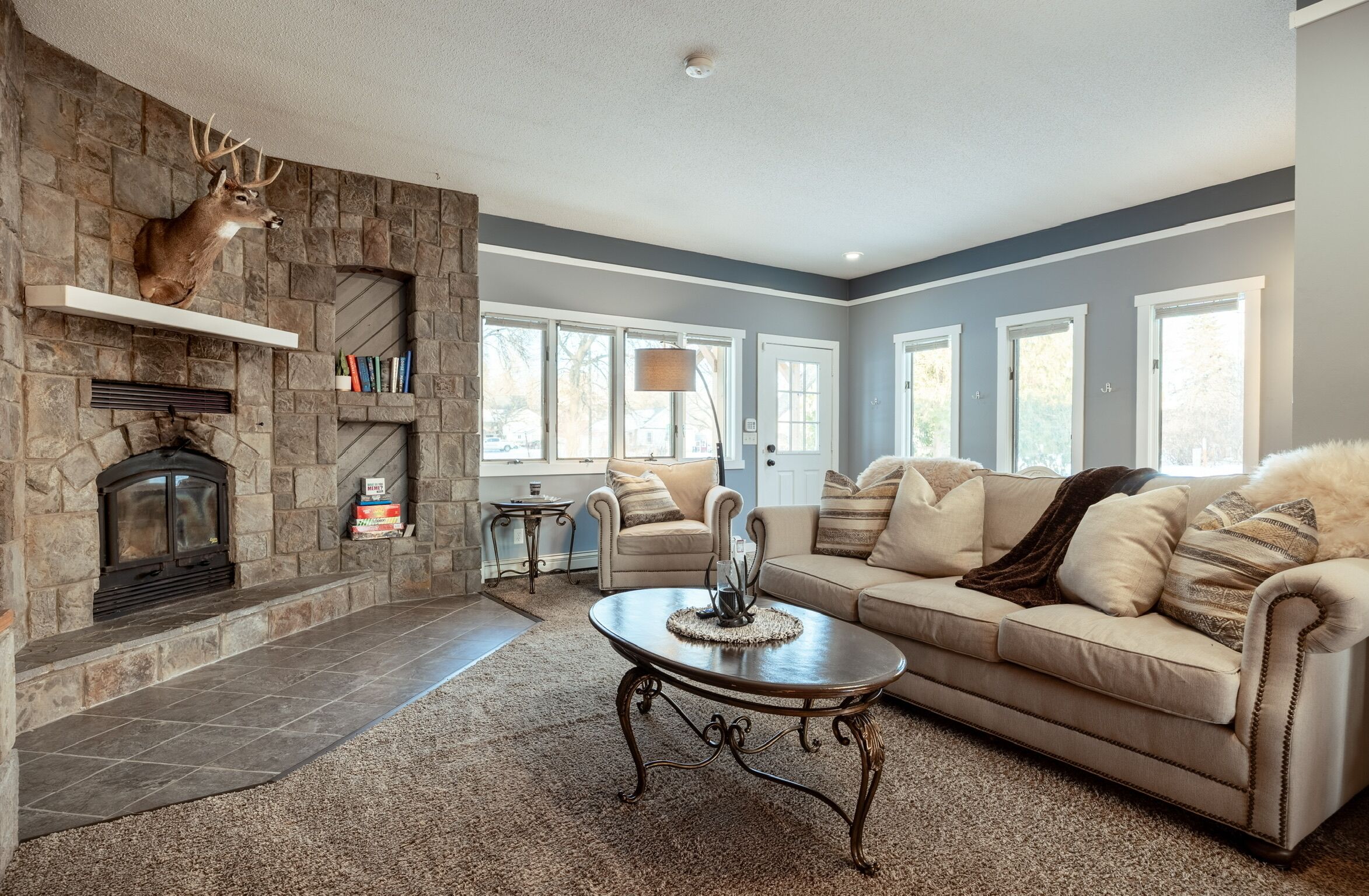 Una Smart TV, libros