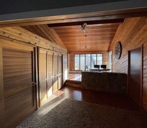 Interior - Spacious & Cozy home on The Apple River- Hiking, Tubing, Skiing, Racing, 12+ ppl (Star Prairie)