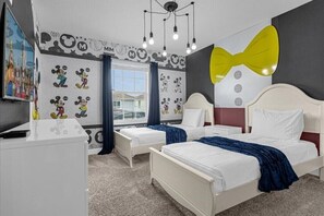 4 bedrooms, iron/ironing board, WiFi, bed sheets