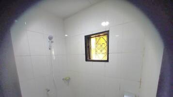 Lägenhet | Badrum | Dusch och handdukar