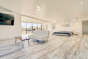 3 Schlafzimmer, Schreibtisch, Bügeleisen/Bügelbrett, kostenloses WLAN