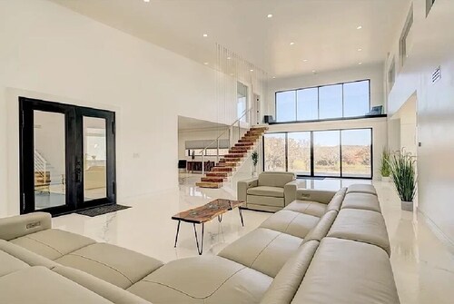 9200sqft Pure Lux W Pool/Spa Near Sandy Beach!
