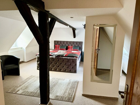 4 chambres, lit parapluie, Wi-Fi gratuit, draps fournis