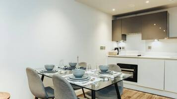 Apartment | Dining