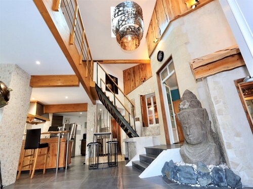 Luxurious villa with private spa near beach