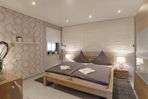 2 bedrooms, iron/ironing board, free WiFi