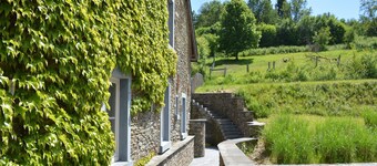 Villa with hottub in calm area