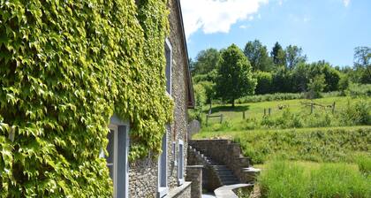Villa with hottub in calm area