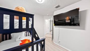 3 bedrooms, iron/ironing board, travel crib, WiFi
