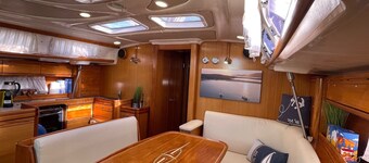 In the center of Cagliari, beautiful and comfortable sailboat 