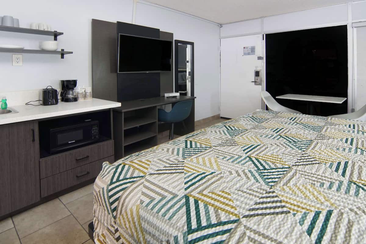 Desk, blackout drapes, iron/ironing board, free WiFi