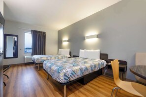 Blackout curtains, free WiFi, bed sheets - Studio 6 Suites Texas City, Tx – I-45 South (Texas City)
