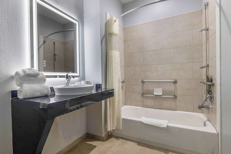 Accessible bathroom. Studio 6 Suites Texas City, Tx – I-45 South