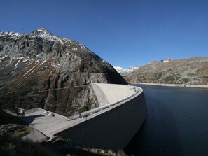 Unclassified image, 2 of 30, button