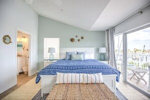 3 dormitorios, escritorio, tabla de planchar con plancha y cuna de viaje