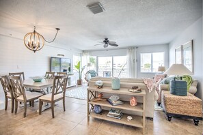 Una Smart TV, libros