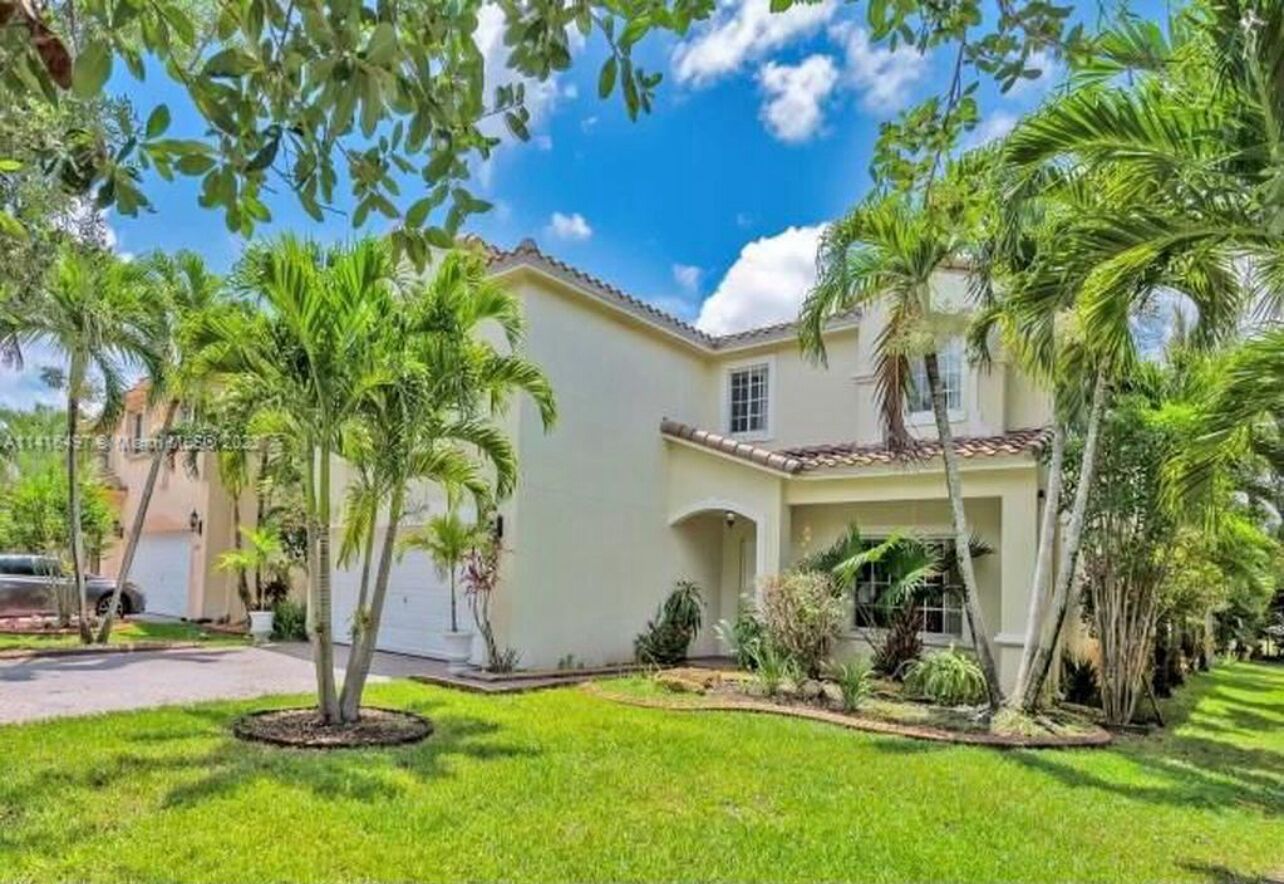 CozyHaven Retreat, close to Hard Rock Stadium, The Guitar Hotel, Casino & More