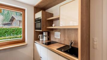 Kühlschrank, Ofen, Herdplatte, Geschirrspüler