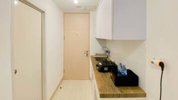 Studio | Private kitchen | Full-sized fridge, stovetop