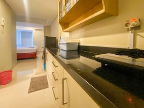 Studio | Eigene Küche | Großer Kühlschrank, Herdplatte