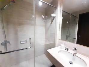 Apartamento | Baño | Ducha y toallas